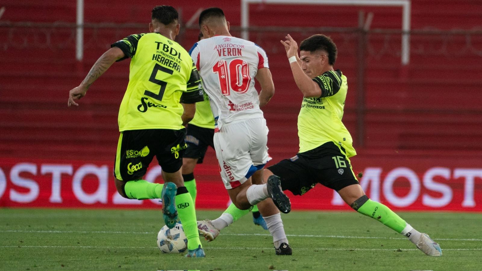 Nhận định soi kèo Argentinos Juniors vs Barracas lúc 07h15 ngày 26/11/2024 nhan-dinh-soi-keo-argentinos-juniors-vs-barracas-luc-07h15-ngay-26-11-2024-1