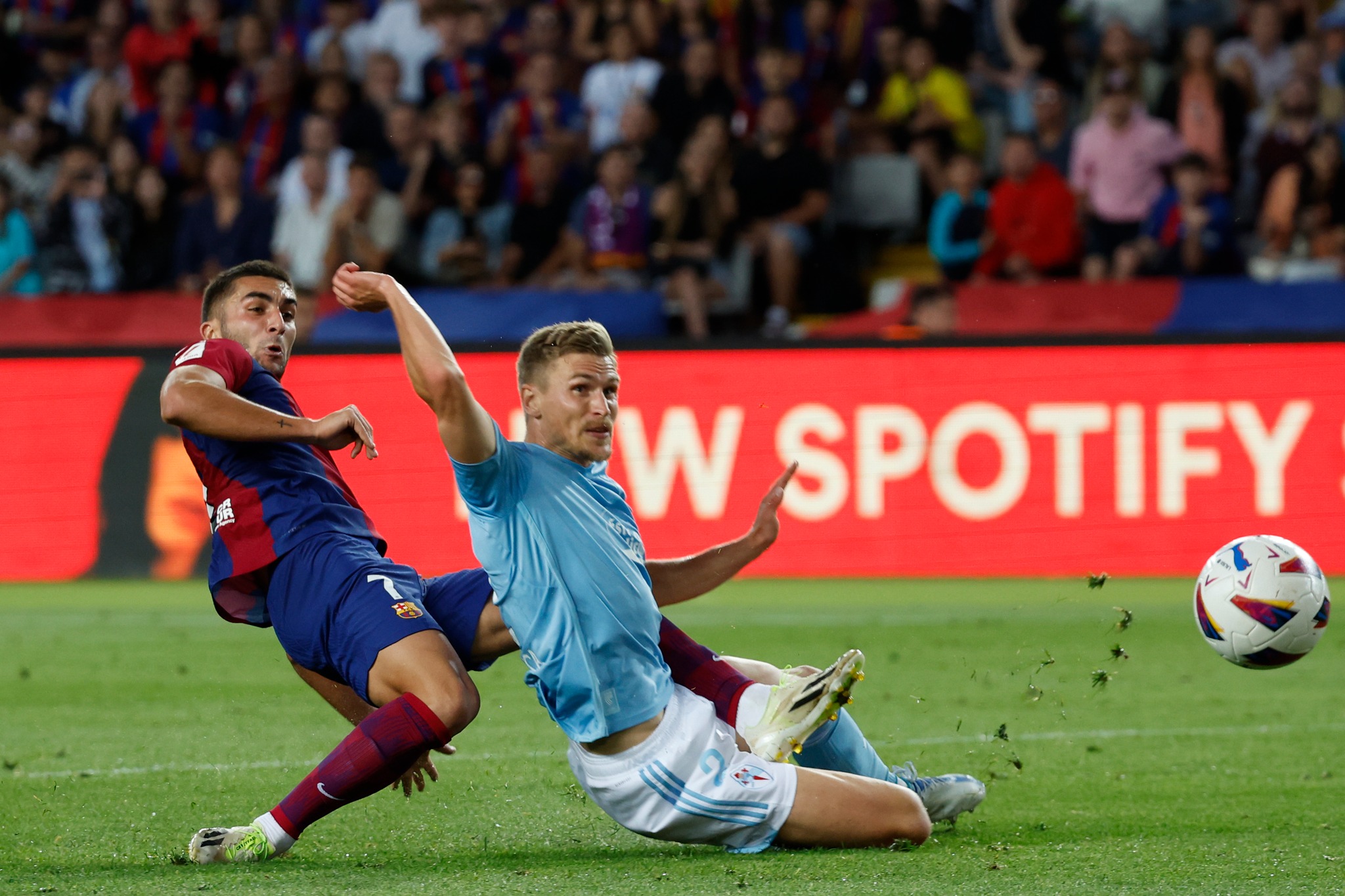 Nhận định soi kèo Celta Vigo vs Barcelona lúc 03h00 ngày 24/11/2024 nhan-dinh-soi-keo-celta-vigo-vs-barcelona-luc-03h00-ngay-24-11-2024-1