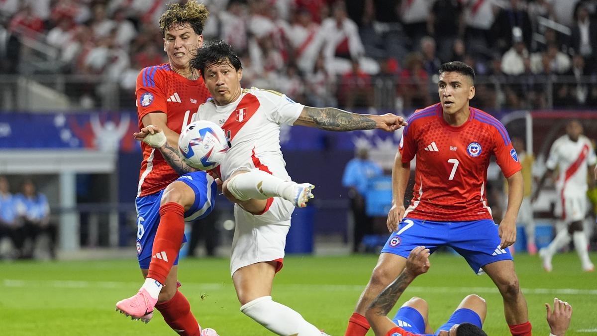 Nhận định soi kèo Peru vs Chile lúc 08h30 ngày 16/11/2024 nhan-dinh-soi-keo-peru-vs-chile-luc-08h30-ngay-16-11-2024-1