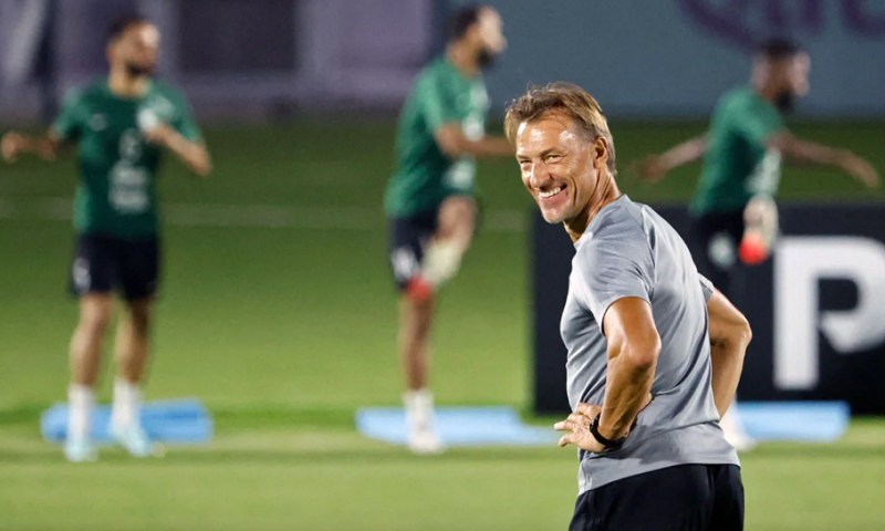 thua-indo-huyen-thoai-a-rap-che-hlv-herve-renard-len-bo-xuong