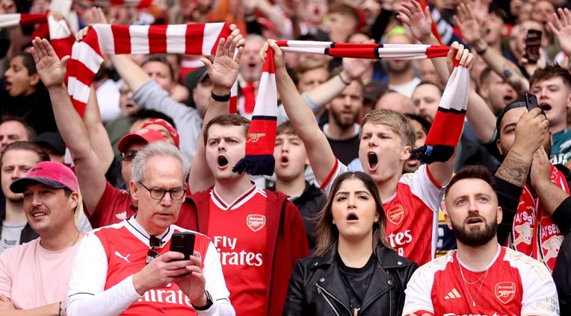 cdv-arsenal-va-chien-dich-rainbow-laces-loi-keu-goi-vi-su-hoa-nhap-trong-bong