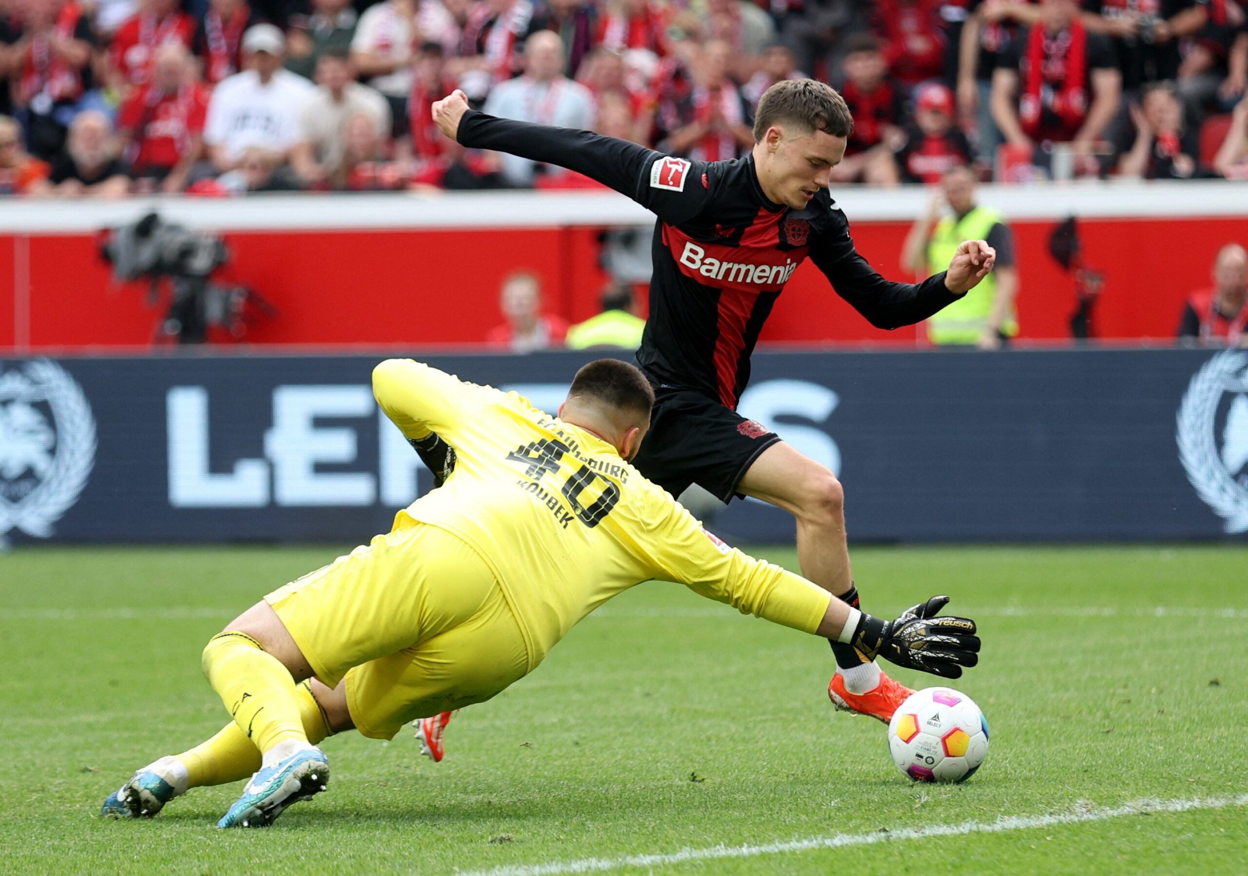 Nhận định soi kèo Augsburg vs Leverkusen lúc 21h30 ngày 14/12/2024 nhan-dinh-soi-keo-augsburg-vs-leverkusen-luc-21h30-ngay-14-12-2024-1