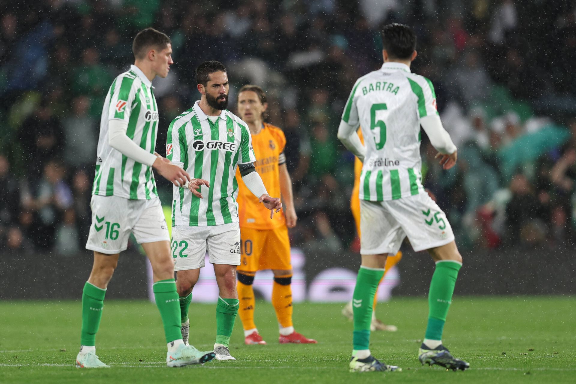 nhan-dinh-soi-keo-betis-vs-guimaraes-luc-0h45-ngay-7-3-2025