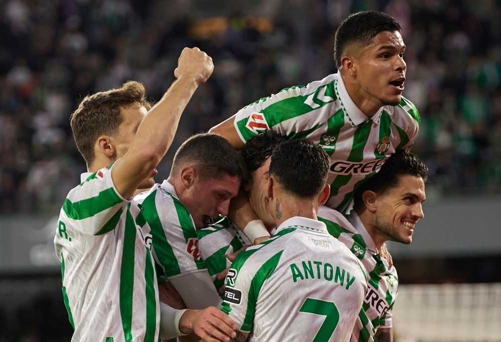Nhận định soi kèo Betis vs Jagiellonia lúc 02h00 ngày 11/4/2025 nhan-dinh-soi-keo-betis-vs-jagiellonia-luc-02h00-ngay-11-4-2025-1