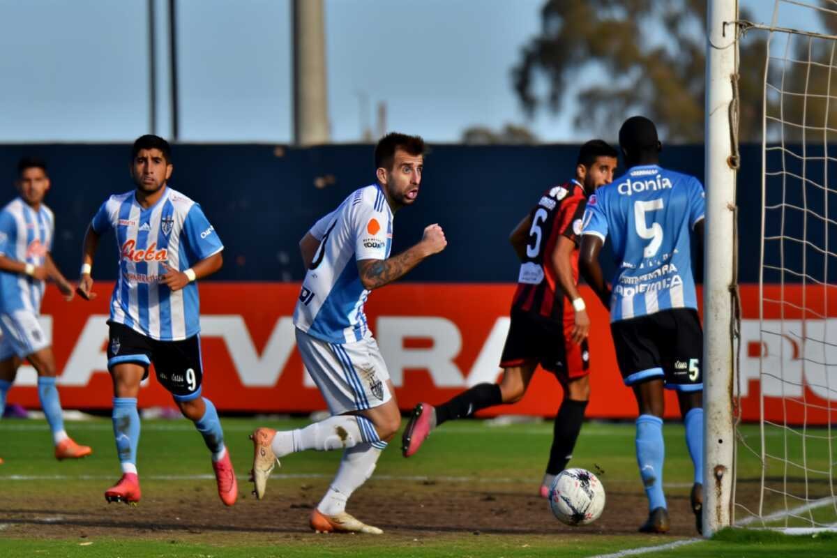 Nhận định soi kèo Cerro Largo vs Defensa Justicia lúc 07h30 ngày 4/4/2025 nhan-dinh-soi-keo-cerro-largo-vs-defensa-justicia-luc-07h30-ngay-4-4-2025-1