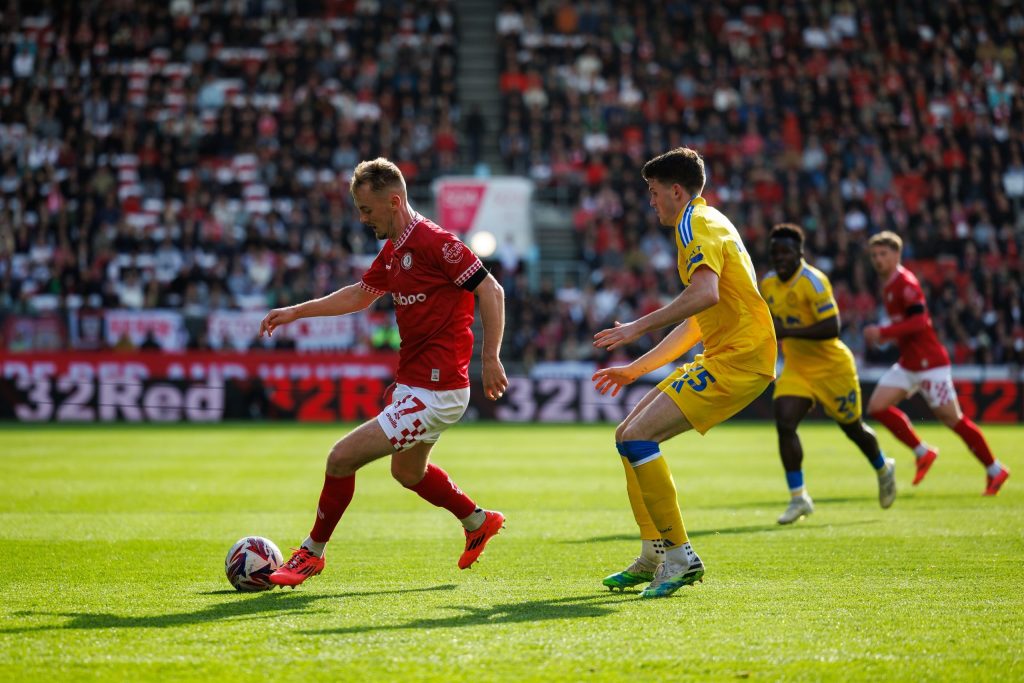 Nhận định soi kèo Leeds vs Bristol lúc 02h00 ngày 29/4/2025 nhan-dinh-soi-keo-leeds-vs-bristol-luc-02h00-ngay-29-4-2025-1