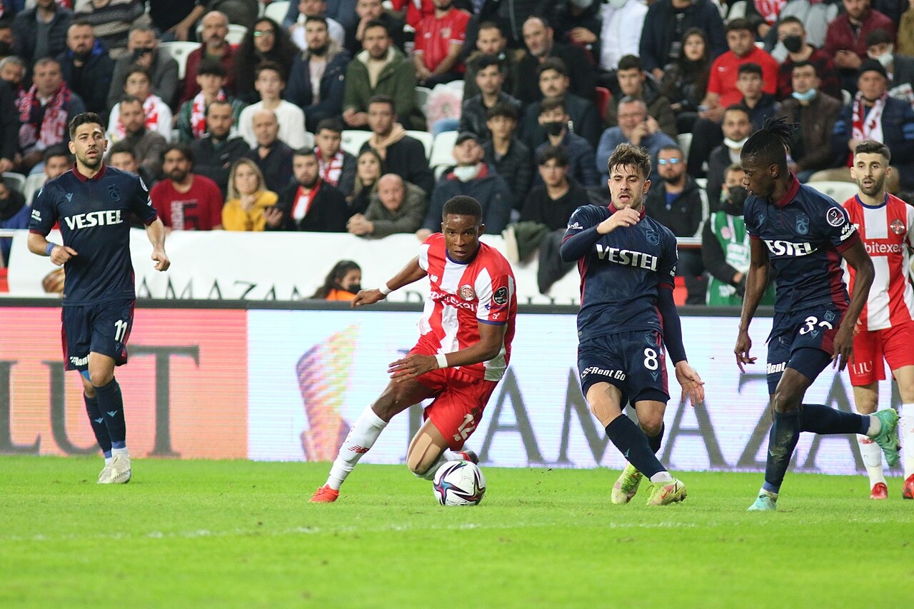 Nhận định soi kèo Antalyaspor vs Trabzonspor lúc 00h00 ngày 31/5/2025 nhan-dinh-soi-keo-antalyaspor-vs-trabzonspor-luc-00h00-ngay-31-5-2025-1
