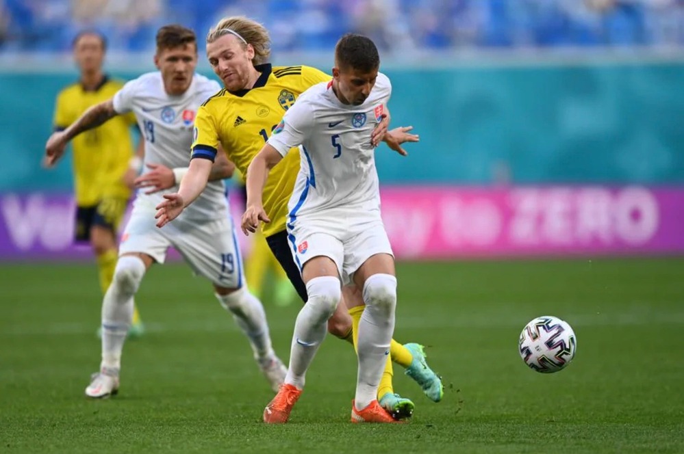 Nhận định soi kèo Thụy Điển vs Slovenia lúc 02h45 ngày 19/11/2025 nhan-dinh-soi-keo-thuy-dien-vs-slovenia-luc-02h45-ngay-19-11-2025-1