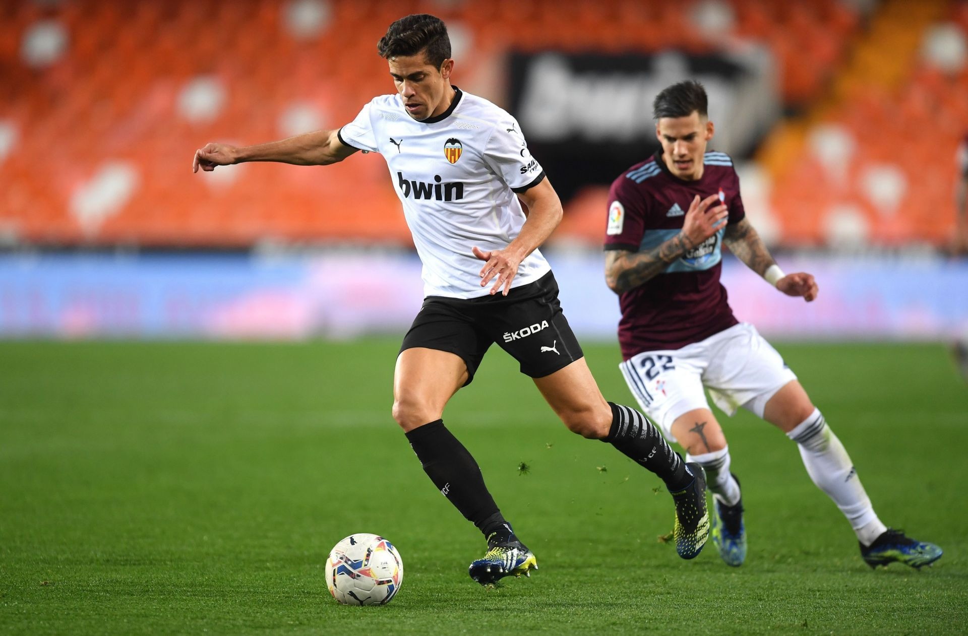 Nhận định soi kèo Valencia vs Levante lúc 03h00 ngày 22/11/2025 nhan-dinh-soi-keo-valencia-vs-levante-luc-03h00-ngay-22-11-2025