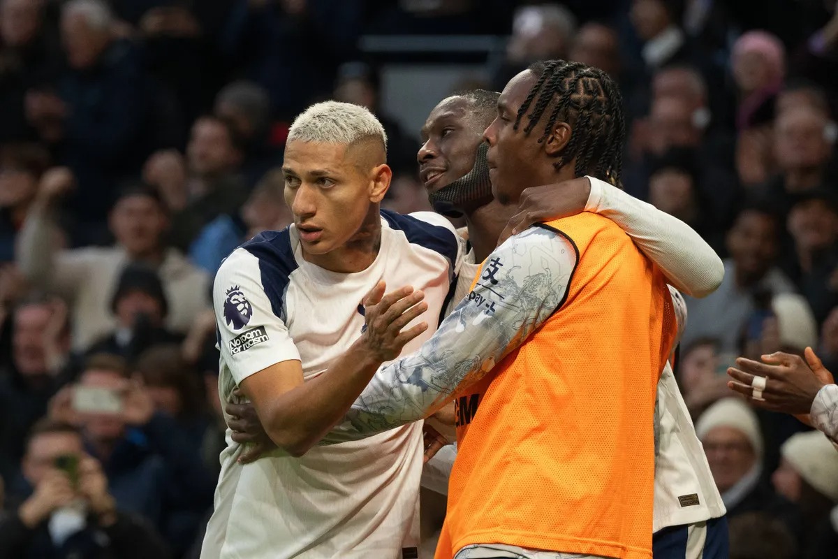 Nhận định soi kèo Tottenham vs Slavia Prague lúc 03h00 ngày 10/12/2025 nhan-dinh-soi-keo-tottenham-vs-slavia-prague-luc-03h00-ngay-10-12-2025-1